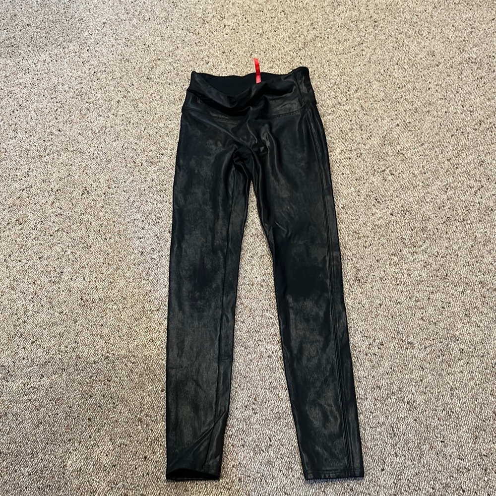 SPANX FAUX WET LEATHER LOOKING LEGGINGS